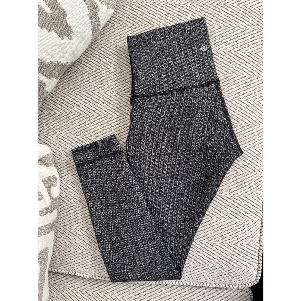Lululemon High Times Leggings, Size 4, Color: houndstooth, length is 25”